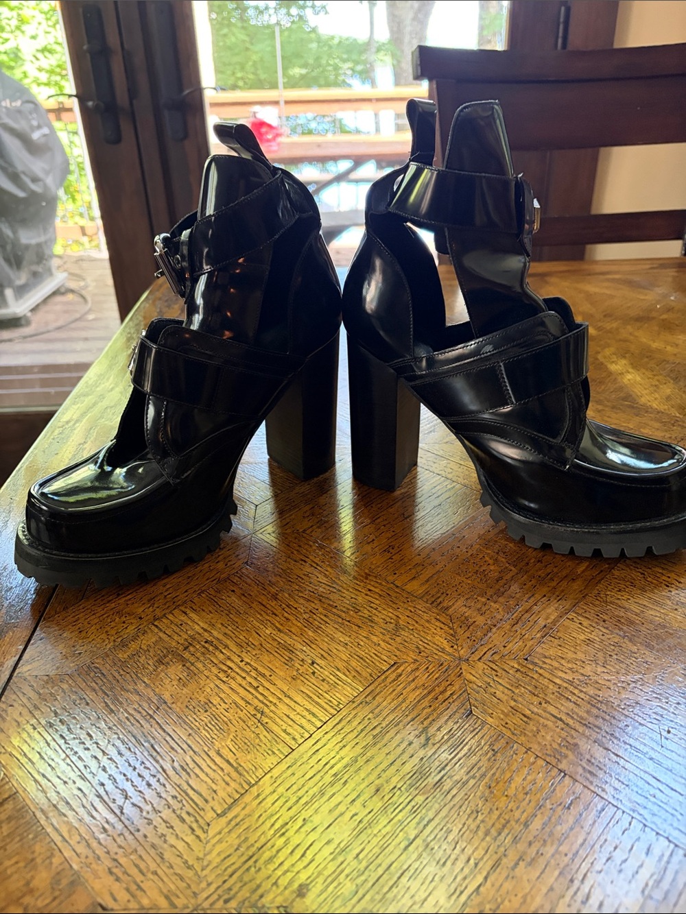 Black Patent Platform Buckle Boots Jeffrey Campbell
- Women - Picture 3 of 8